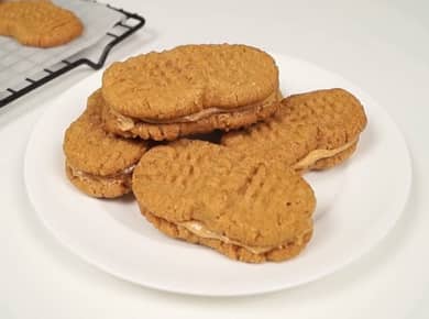 Simple and tasty peanut cookies - just 5 ingredients