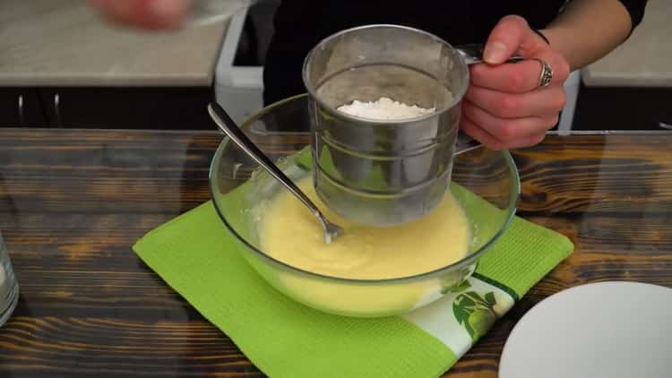 To make a pie with cottage cheese and apples, sift the flour