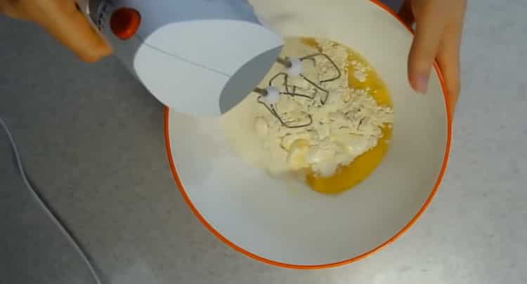 To make a lingonberry pie, prepare the fill