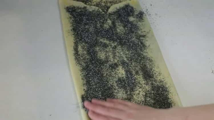 To prepare pies with poppy seeds, prepare everything you need