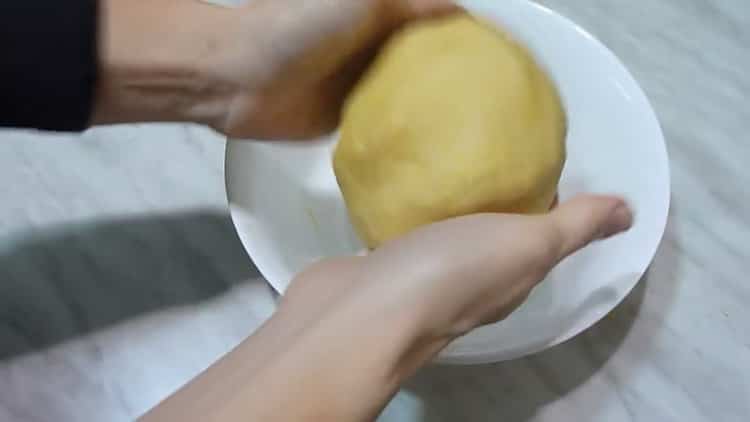 To make a jam jam, knead the dough