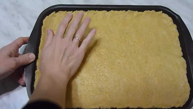 To make a jam jam, roll the dough