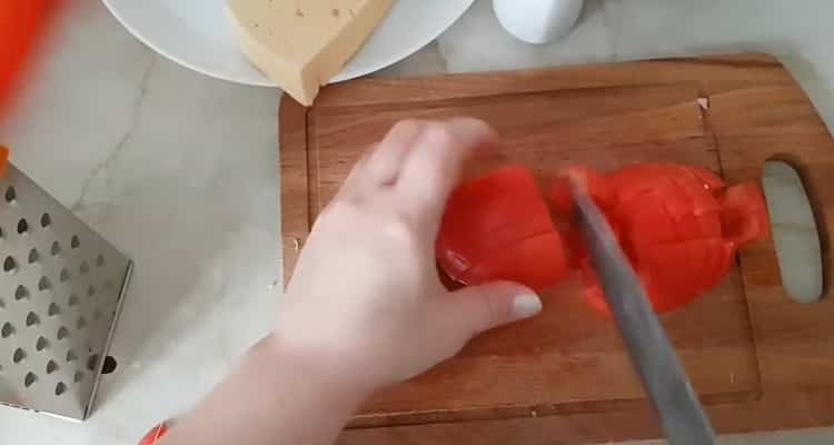 To make pizza without dough, chop the tomatoes