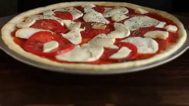 To make pizza margarita, cook spices