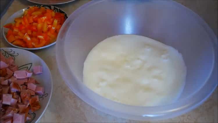 To make pizza on batter, prepare kefir