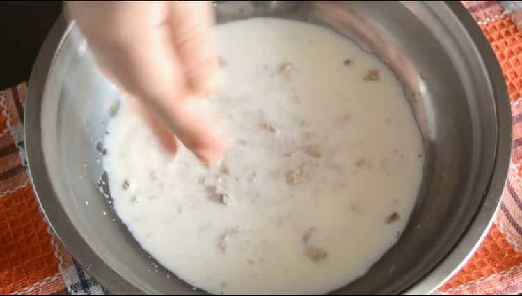 To make pizza with bacon, prepare the ingredients