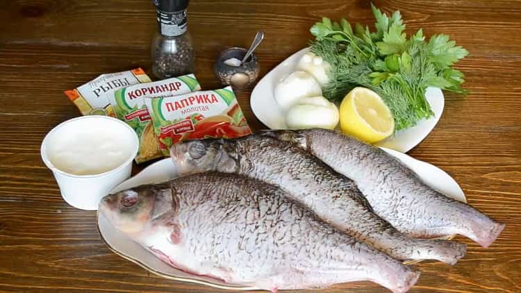 To cook fish on sour cream in the oven, prepare the ingredients