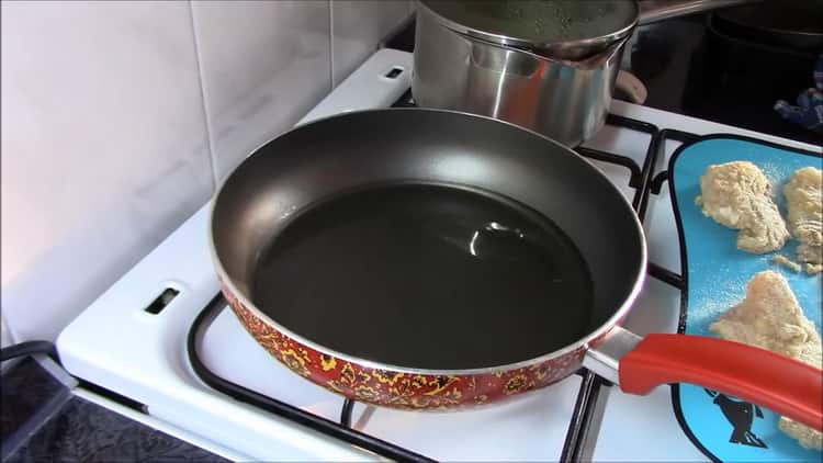 For a delicious cooking of catfish fish, heat the pan.