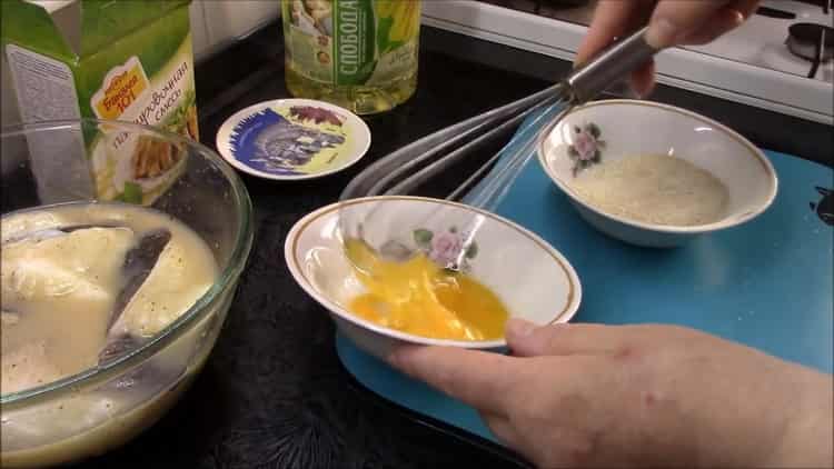For a delicious cooking of catfish fish, prepare a breading