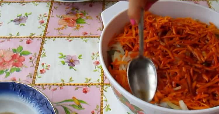 To prepare herring according to a simple recipe, lay out the ingredients