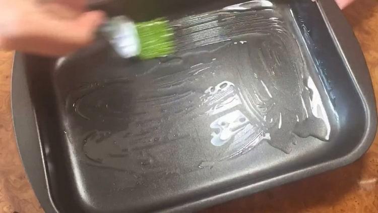 According to the recipe for cooking pike perch in the oven, grease the form with oil