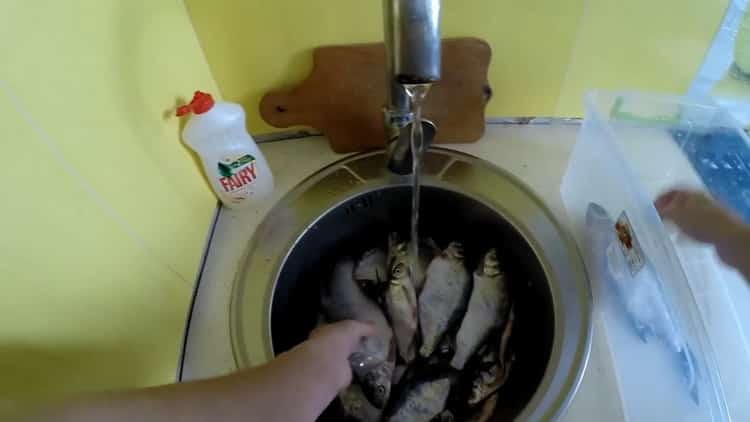 To prepare dried fish, prepare the ingredients