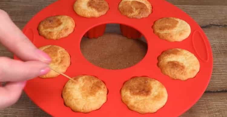 Delicious cheesecakes cooked in the oven are ready