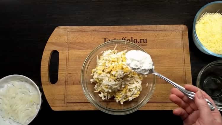 To make tilapia in the oven, mix the ingredients for the filling.