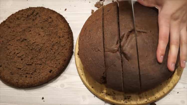 To make a pancho cake with pineapple and walnuts, cut a biscuit