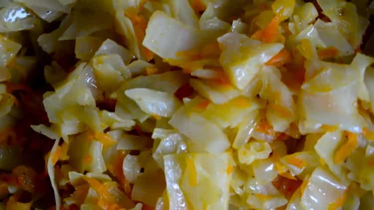 To cook the stewed cabbage with potatoes, fry the ingredients