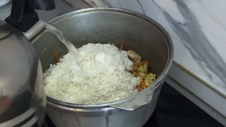 To cook Uzbek pilaf with chicken, add rice