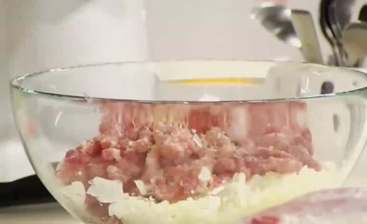 To make minced khinkali, prepare minced meat