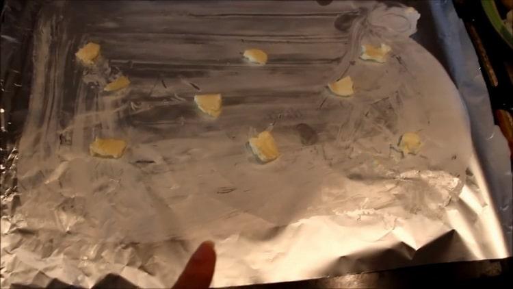 For cooking fish in the oven, oil the mold