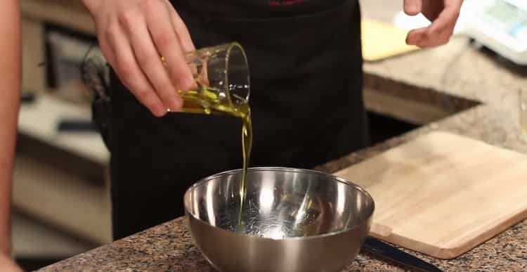 To make tuna, prepare the ingredients for the sauce