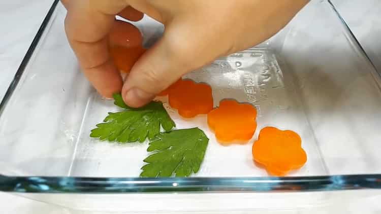 To decorate chicken jellied lay out decorations