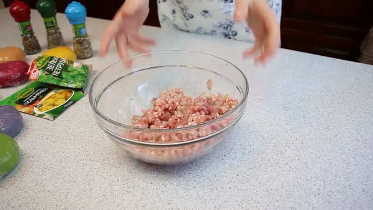 To make colored dumplings, cook the minced meat
