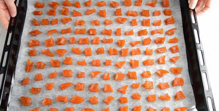To make pumpkin candied fruit at home, dry the ingredients