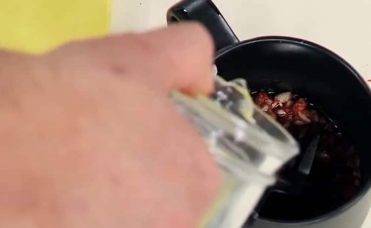 To make chicken in a pan, prepare the sauce