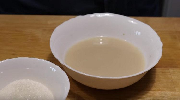 Leave the yeast mixture for a few minutes.