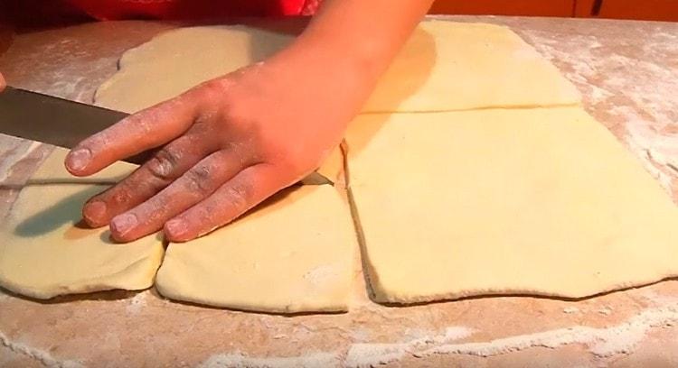 Using the same principle, we cut each of the resulting four squares of the test.