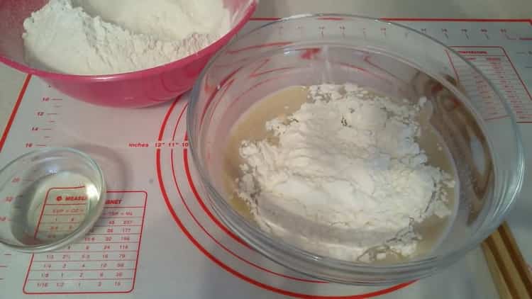 To make a bun of roses, make a dough