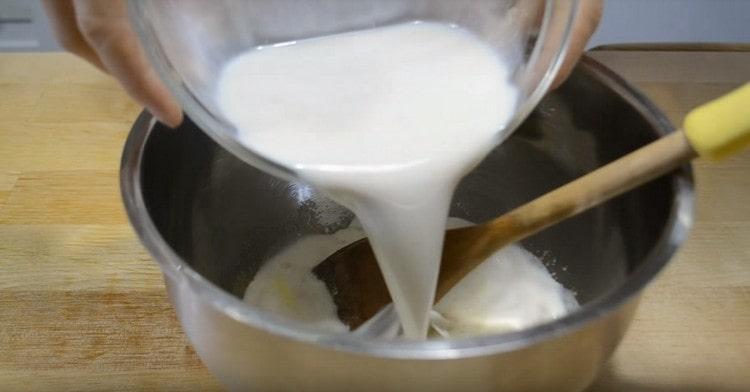 Pour the yeast mixture into a bowl.