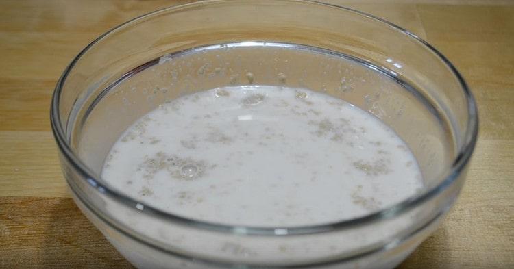 Mix the ingredients and leave for 10 minutes.