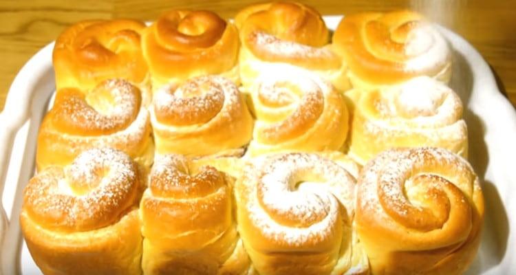 Finished products can also be sprinkled with powdered sugar.