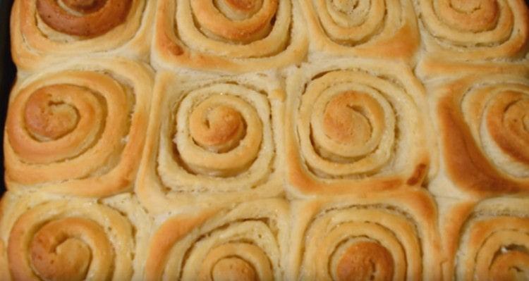 Buns are baked for a maximum of half an hour.