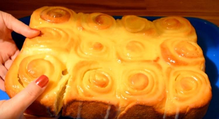 These are the wonderful buns with condensed milk we have obtained.