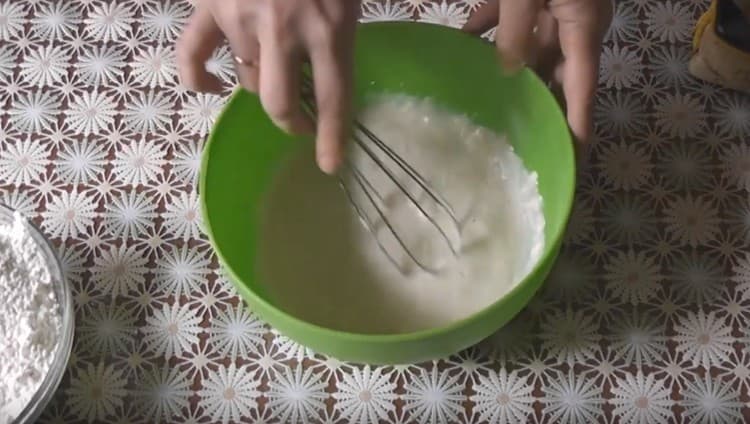 Mix the ingredients.