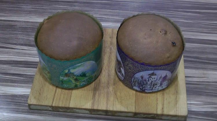 We bake Easter cakes.