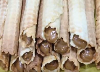 We prepare delicious wafers with condensed milk according to a step-by-step recipe with a photo.
