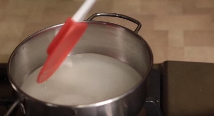 Put the syrup to boil.