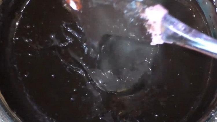 Add all the milk and mix the mixture until smooth.