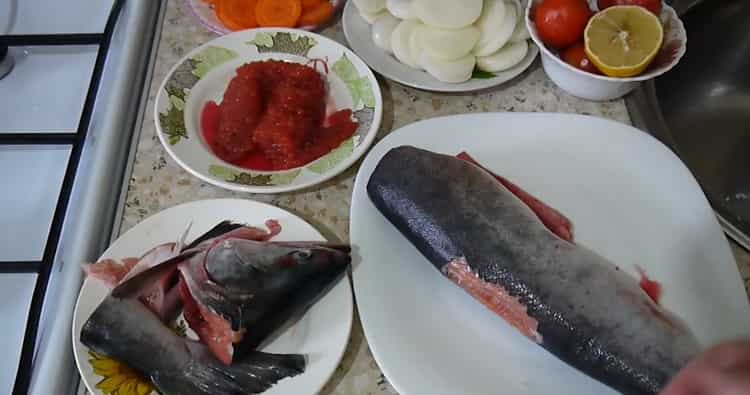 For making pink salmon with vegetables. prepare the ingredients