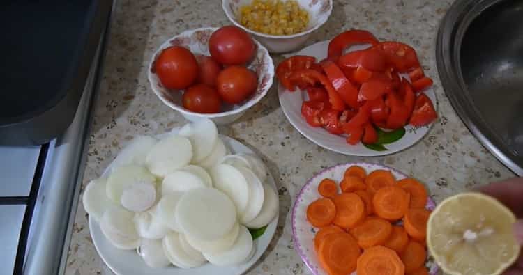 For making pink salmon with vegetables. chop vegetables