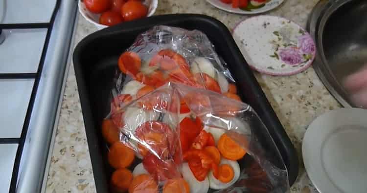 For making pink salmon with vegetables. put vegetables in a sleeve