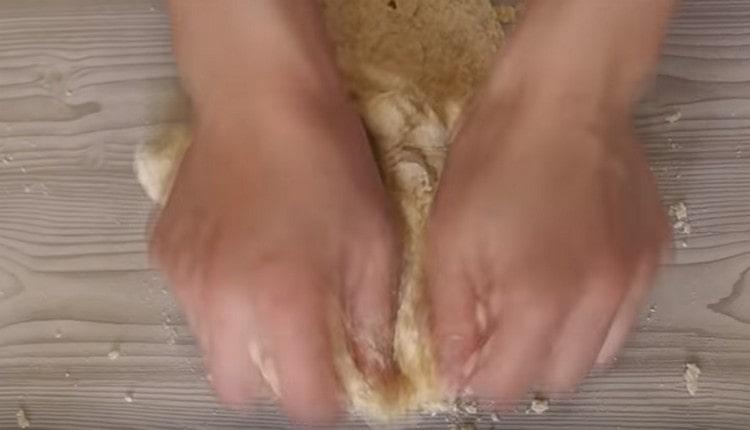Then the dough must be thoroughly kneaded.