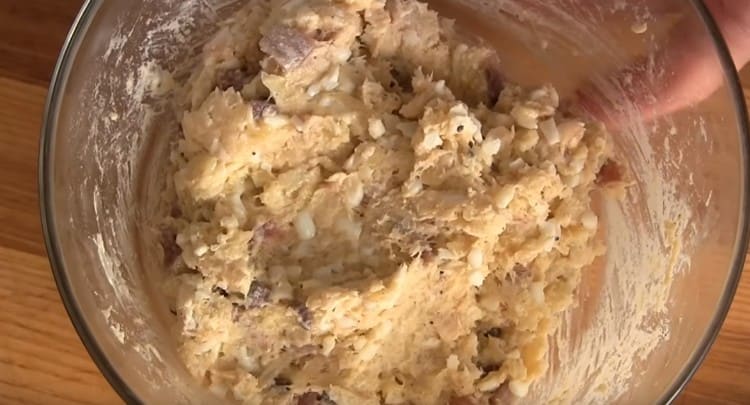 Add herring, oil and mix well again.