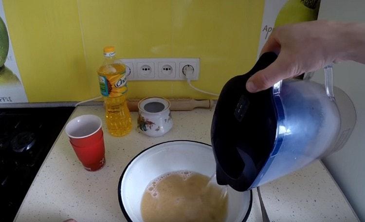 Next, wash the eggs.