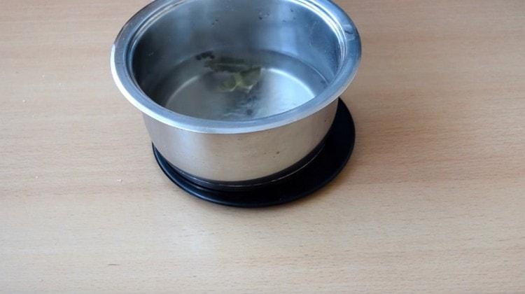 Bring the marinade to a boil.