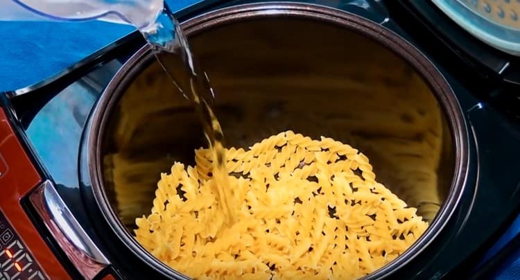 Add water so that it only slightly covers the pasta.