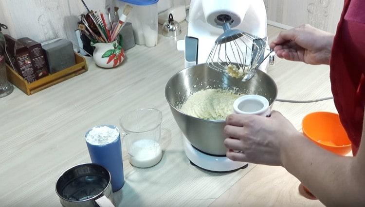 Beat butter with sugar, add the egg and salt.